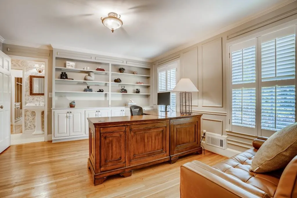 930 Edgewater Court, Sandy Springs, Georgia 30328, 5 Bedrooms Bedrooms, ,4 BathroomsBathrooms,Residential,Sold,930 Edgewater Court,6866838