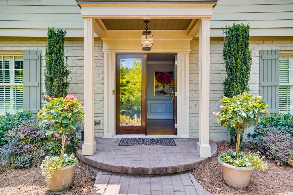 930 Edgewater Court, Sandy Springs, Georgia 30328, 5 Bedrooms Bedrooms, ,4 BathroomsBathrooms,Residential,Sold,930 Edgewater Court,6866838