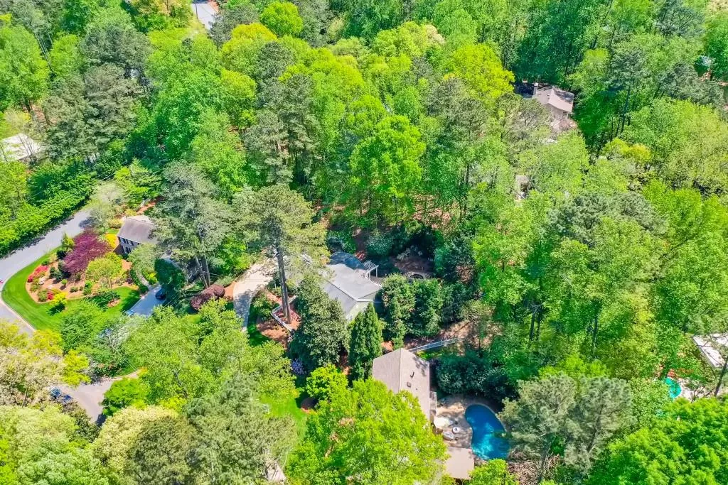 930 Edgewater Court, Sandy Springs, Georgia 30328, 5 Bedrooms Bedrooms, ,4 BathroomsBathrooms,Residential,Sold,930 Edgewater Court,6866838