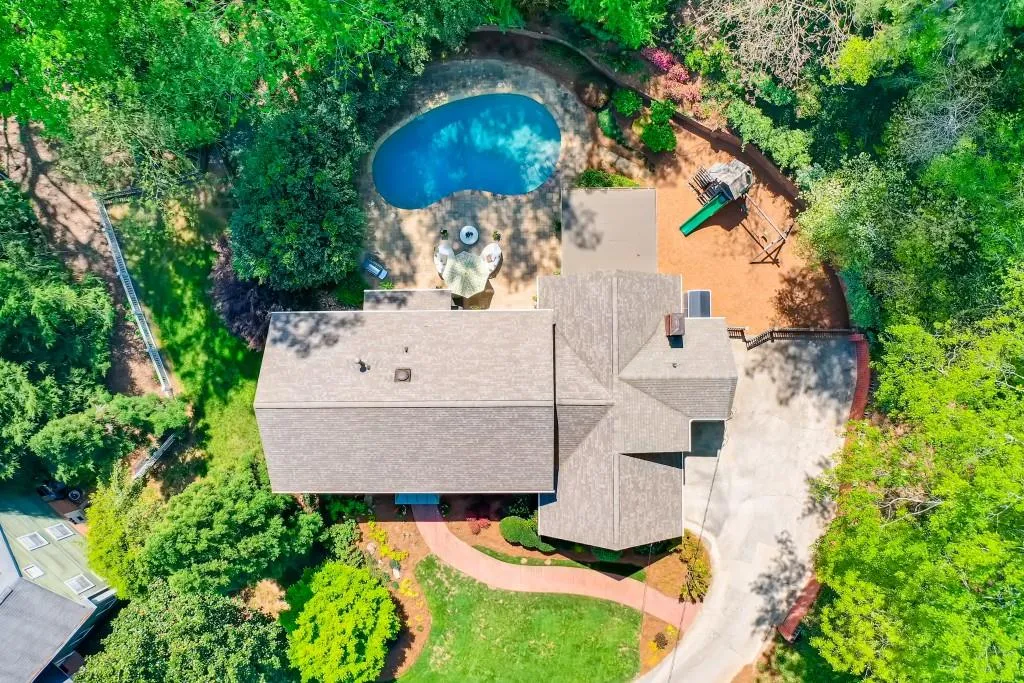 930 Edgewater Court, Sandy Springs, Georgia 30328, 5 Bedrooms Bedrooms, ,4 BathroomsBathrooms,Residential,Sold,930 Edgewater Court,6866838