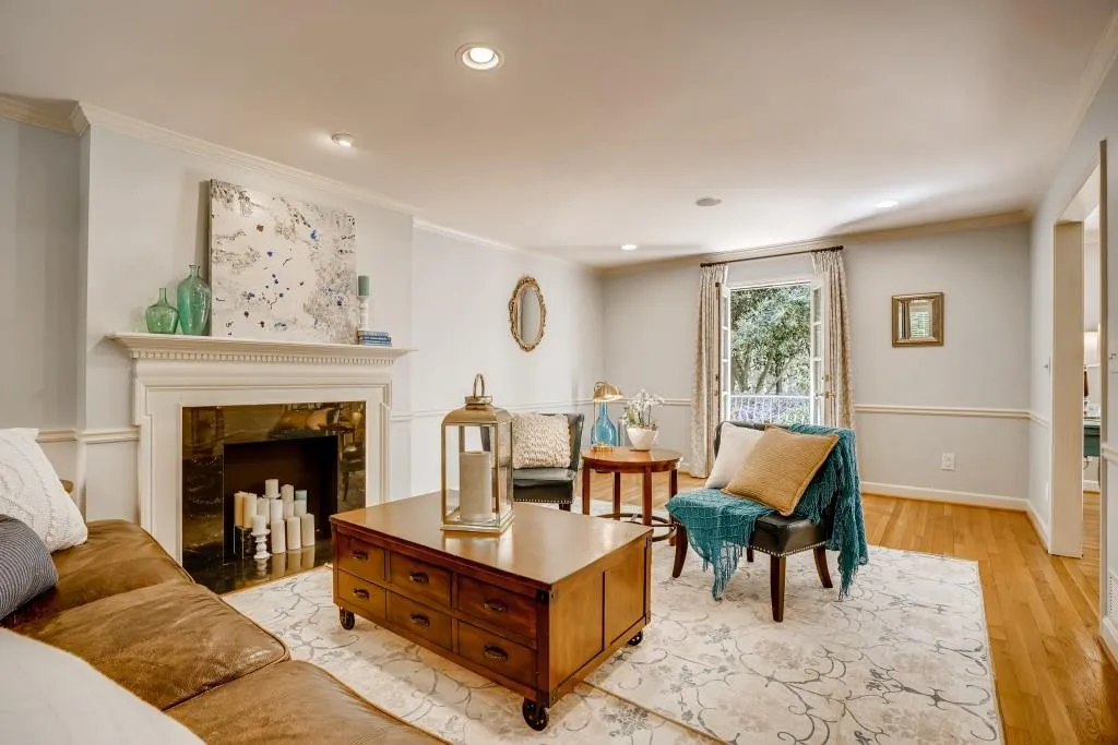 930 Edgewater Court, Sandy Springs, Georgia 30328, 5 Bedrooms Bedrooms, ,4 BathroomsBathrooms,Residential,Sold,930 Edgewater Court,6866838