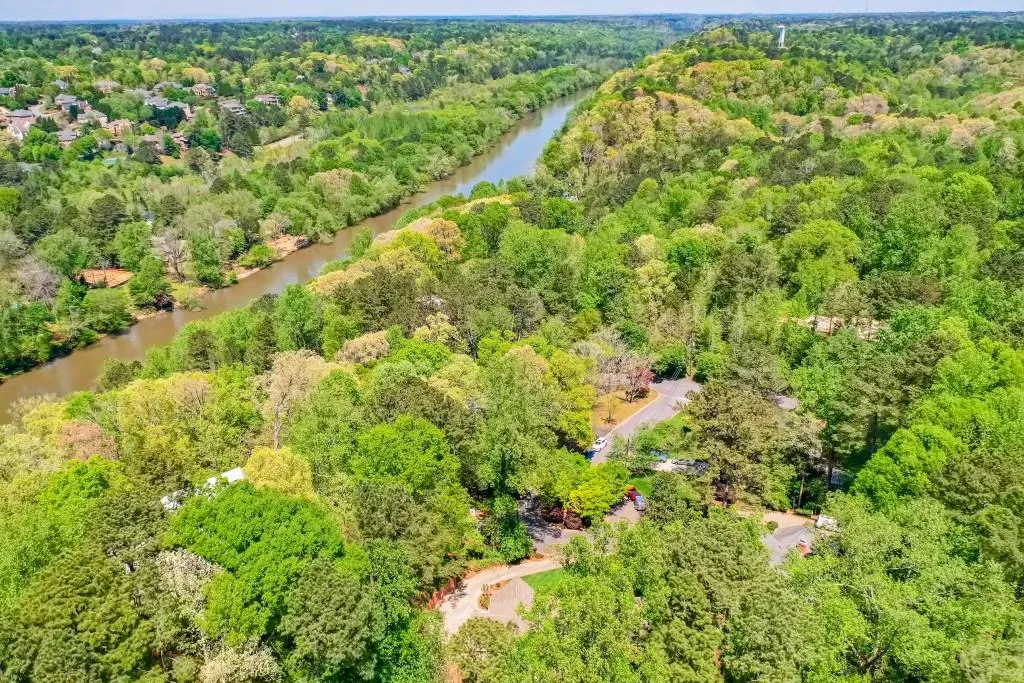 930 Edgewater Court, Sandy Springs, Georgia 30328, 5 Bedrooms Bedrooms, ,4 BathroomsBathrooms,Residential,Sold,930 Edgewater Court,6866838