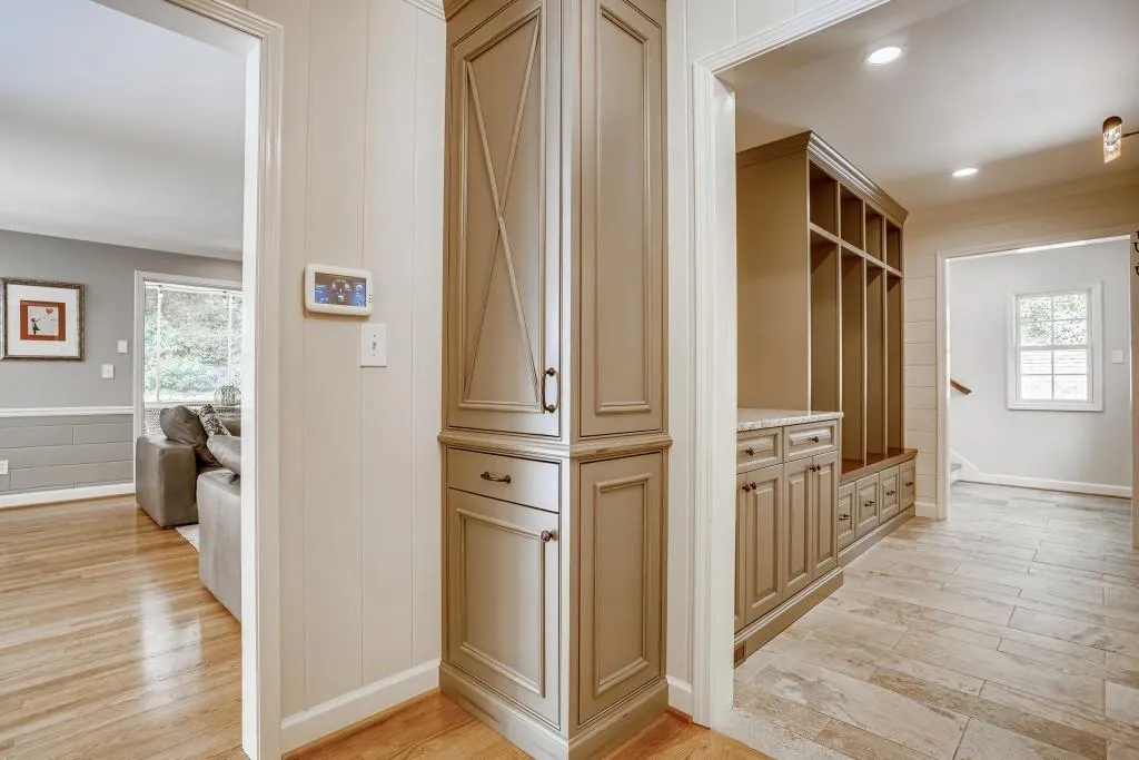 930 Edgewater Court, Sandy Springs, Georgia 30328, 5 Bedrooms Bedrooms, ,4 BathroomsBathrooms,Residential,Sold,930 Edgewater Court,6866838