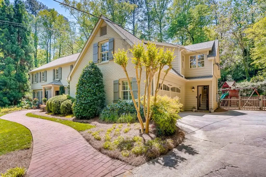 930 Edgewater Court, Sandy Springs, Georgia 30328, 5 Bedrooms Bedrooms, ,4 BathroomsBathrooms,Residential,Sold,930 Edgewater Court,6866838