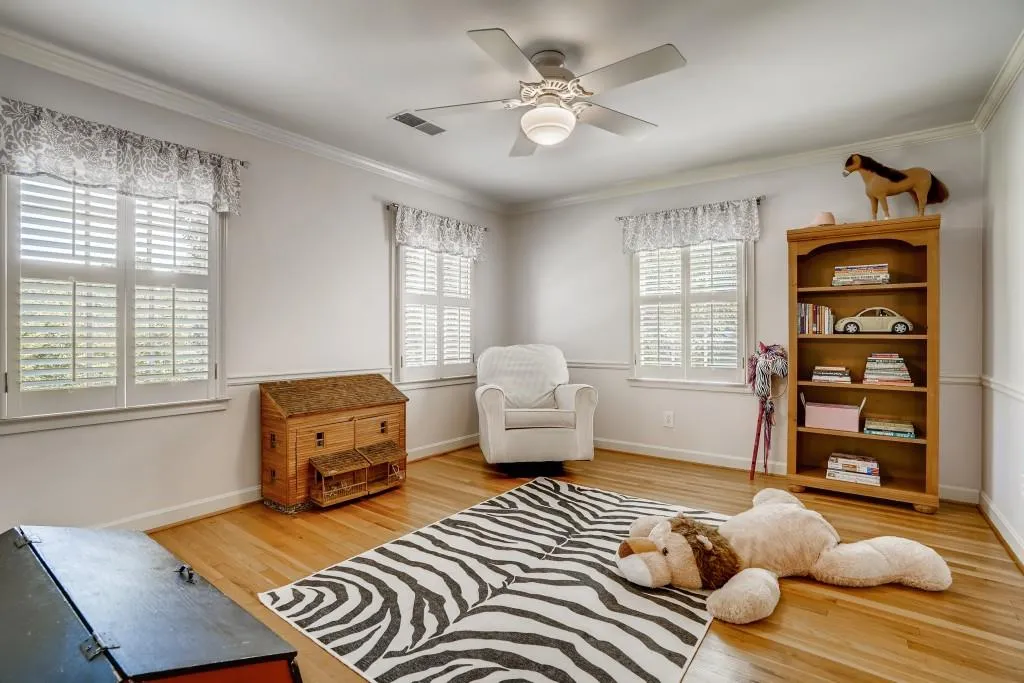 930 Edgewater Court, Sandy Springs, Georgia 30328, 5 Bedrooms Bedrooms, ,4 BathroomsBathrooms,Residential,Sold,930 Edgewater Court,6866838