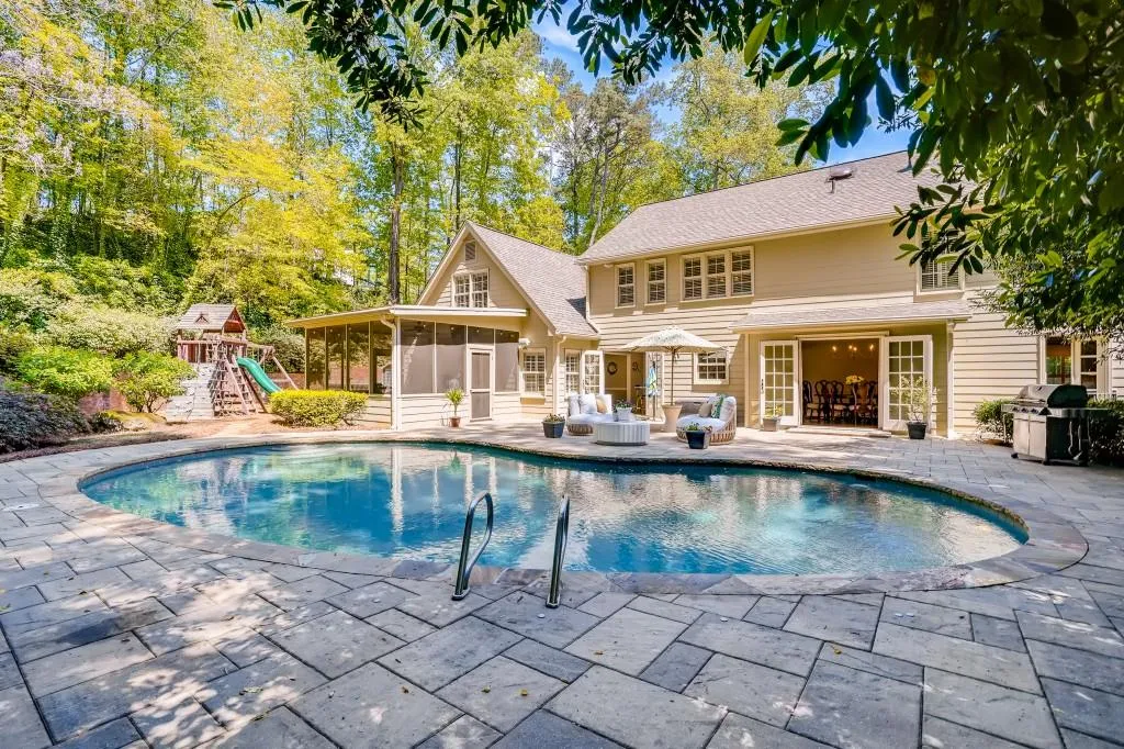 930 Edgewater Court, Sandy Springs, Georgia 30328, 5 Bedrooms Bedrooms, ,4 BathroomsBathrooms,Residential,Sold,930 Edgewater Court,6866838