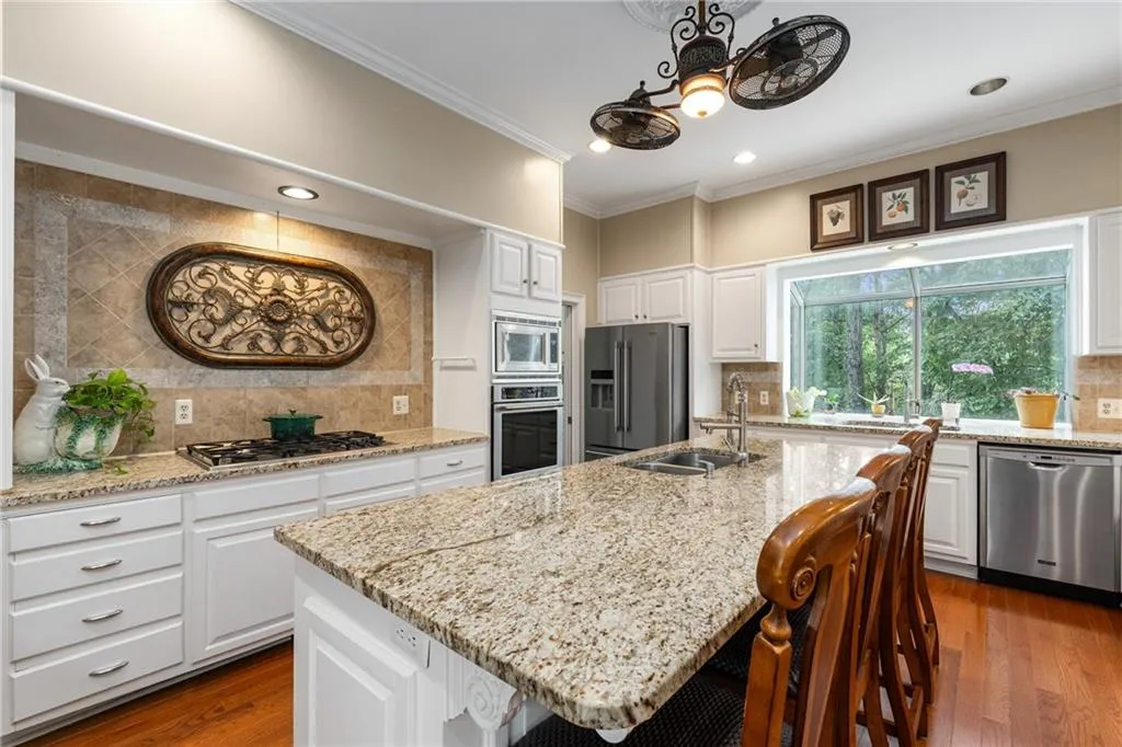 9035 River Run, Atlanta, Georgia 30350, 5 Bedrooms Bedrooms, ,4 BathroomsBathrooms,Residential,For Sale,9035 River Run,7729443
