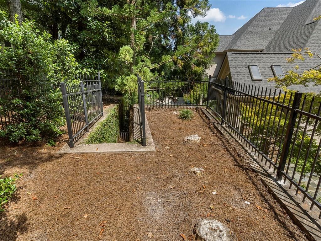 500 Chestnut Rose Lane, Atlanta, Georgia 30327, 7 Bedrooms Bedrooms, ,8 BathroomsBathrooms,Residential,Sold,500 Chestnut Rose Lane,7264731