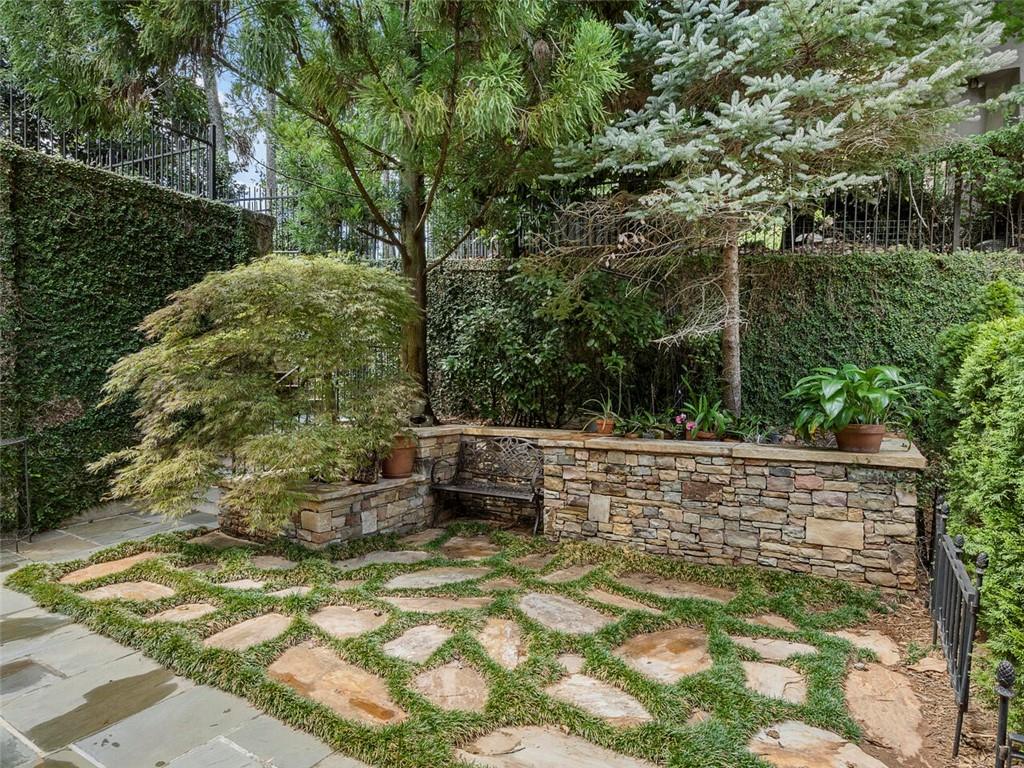 500 Chestnut Rose Lane, Atlanta, Georgia 30327, 7 Bedrooms Bedrooms, ,8 BathroomsBathrooms,Residential,Sold,500 Chestnut Rose Lane,7264731