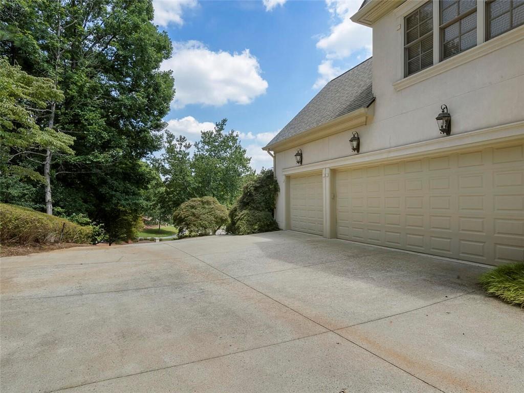 500 Chestnut Rose Lane, Atlanta, Georgia 30327, 7 Bedrooms Bedrooms, ,8 BathroomsBathrooms,Residential,Sold,500 Chestnut Rose Lane,7264731