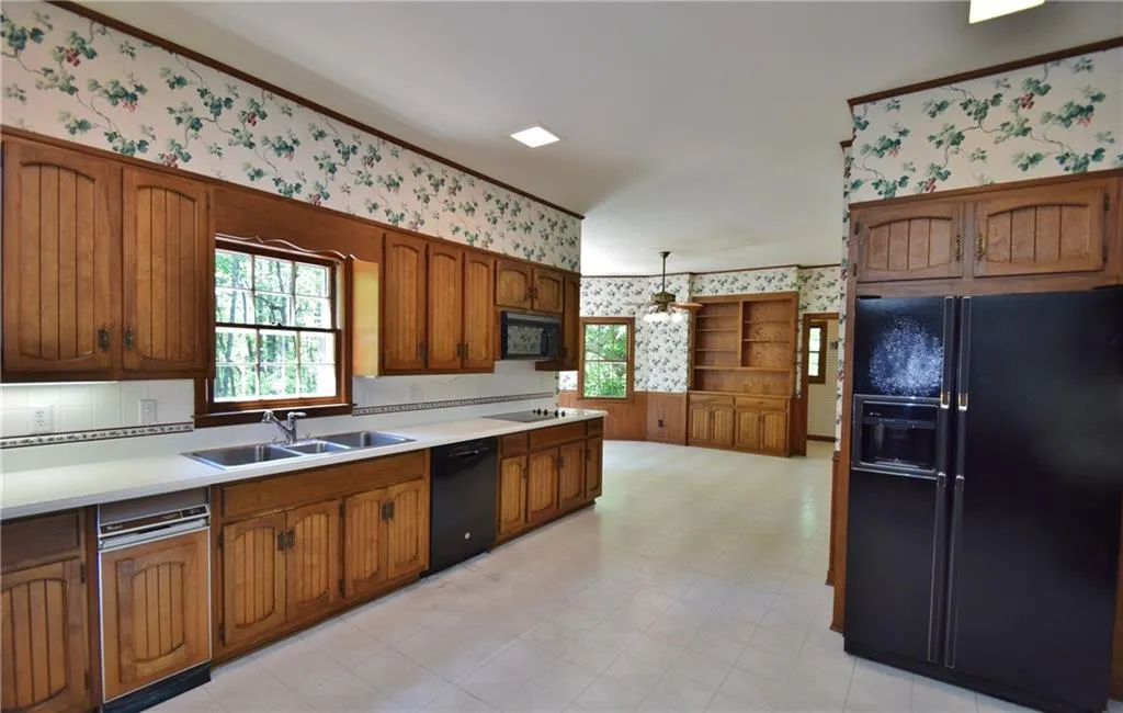 8150 Habersham Waters Road, Sandy Springs, Georgia 30350, 4 Bedrooms Bedrooms, ,3 BathroomsBathrooms,Residential,Sold,8150 Habersham Waters Road,6005859