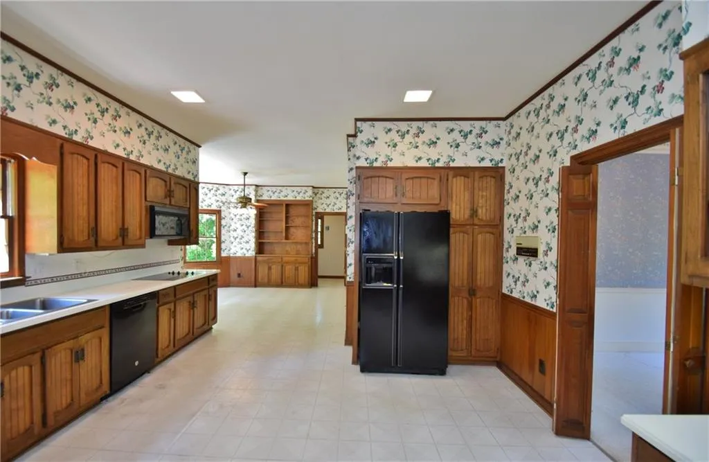 8150 Habersham Waters Road, Sandy Springs, Georgia 30350, 4 Bedrooms Bedrooms, ,3 BathroomsBathrooms,Residential,Sold,8150 Habersham Waters Road,6005859