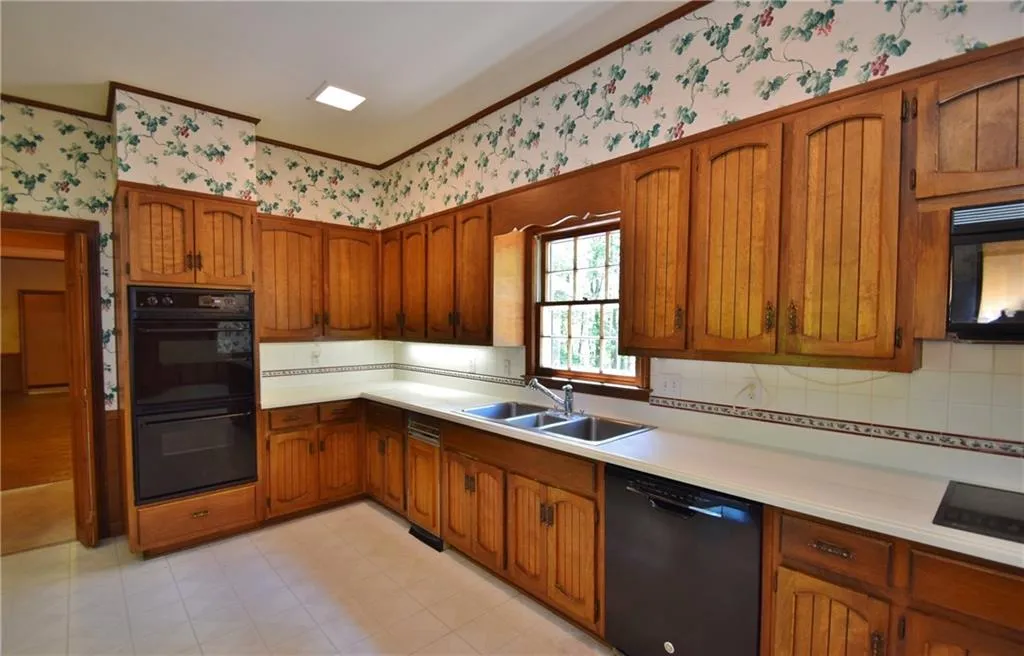 8150 Habersham Waters Road, Sandy Springs, Georgia 30350, 4 Bedrooms Bedrooms, ,3 BathroomsBathrooms,Residential,Sold,8150 Habersham Waters Road,6005859