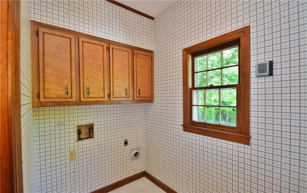 8150 Habersham Waters Road, Sandy Springs, Georgia 30350, 4 Bedrooms Bedrooms, ,3 BathroomsBathrooms,Residential,Sold,8150 Habersham Waters Road,6005859