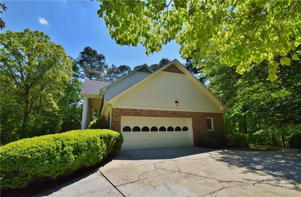 8150 Habersham Waters Road, Sandy Springs, Georgia 30350, 4 Bedrooms Bedrooms, ,3 BathroomsBathrooms,Residential,Sold,8150 Habersham Waters Road,6005859