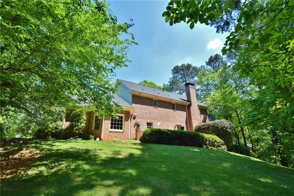 8150 Habersham Waters Road, Sandy Springs, Georgia 30350, 4 Bedrooms Bedrooms, ,3 BathroomsBathrooms,Residential,Sold,8150 Habersham Waters Road,6005859