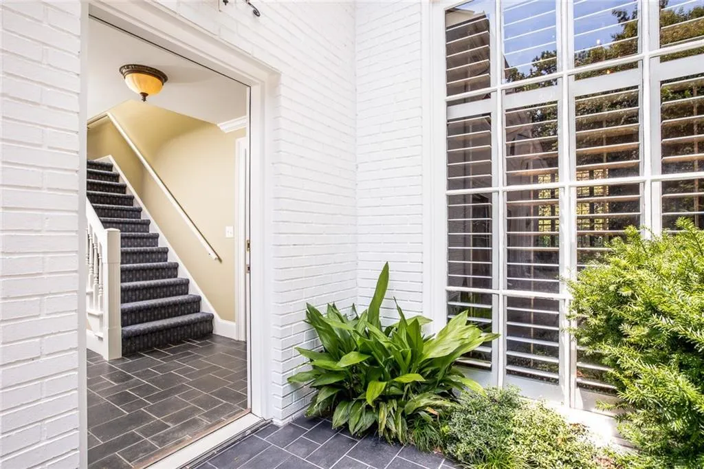 6330 Riverside Drive Nw, Sandy Springs, Georgia 30328, 6 Bedrooms Bedrooms, ,7 BathroomsBathrooms,Residential,Sold,6330 Riverside Drive Nw,6682224