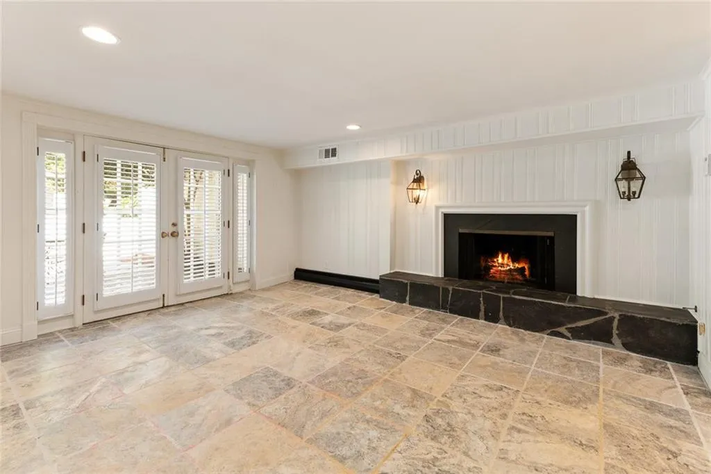 6330 Riverside Drive Nw, Sandy Springs, Georgia 30328, 6 Bedrooms Bedrooms, ,7 BathroomsBathrooms,Residential,Sold,6330 Riverside Drive Nw,6682224