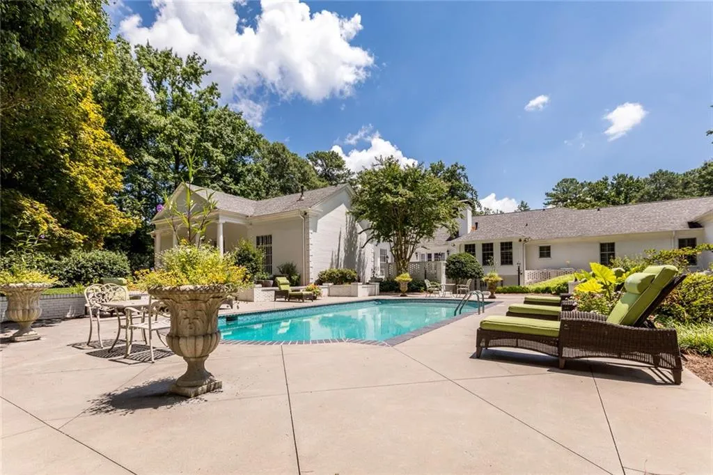 6330 Riverside Drive Nw, Sandy Springs, Georgia 30328, 6 Bedrooms Bedrooms, ,7 BathroomsBathrooms,Residential,Sold,6330 Riverside Drive Nw,6682224