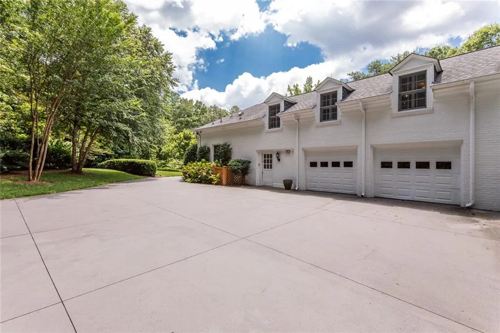 6330 Riverside Drive Nw, Sandy Springs, Georgia 30328, 6 Bedrooms Bedrooms, ,7 BathroomsBathrooms,Residential,Sold,6330 Riverside Drive Nw,6682224