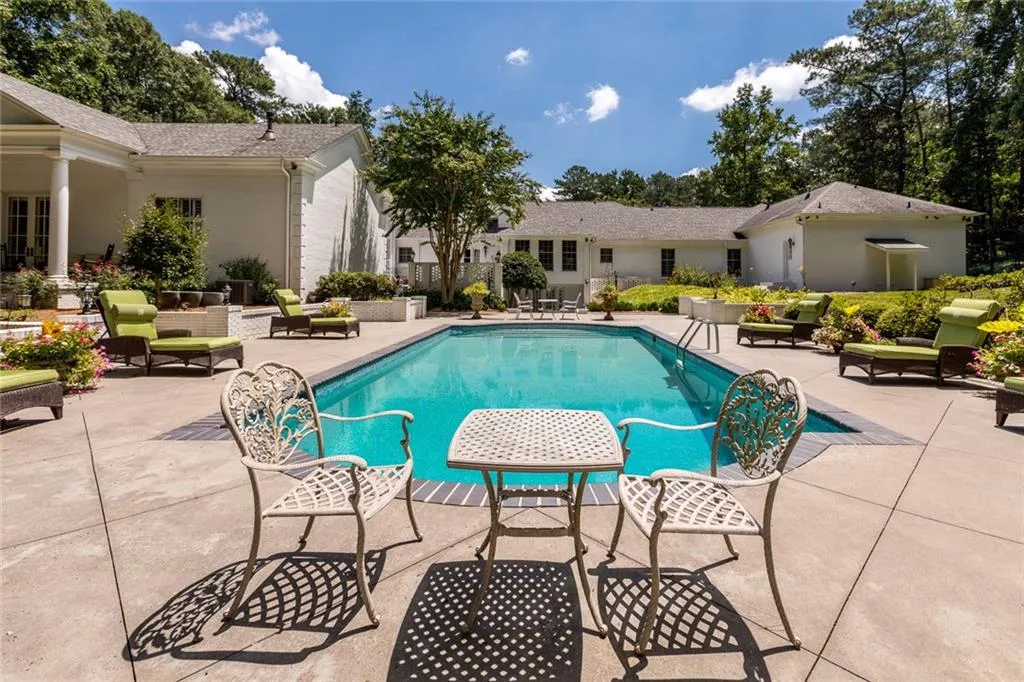 6330 Riverside Drive Nw, Sandy Springs, Georgia 30328, 6 Bedrooms Bedrooms, ,7 BathroomsBathrooms,Residential,Sold,6330 Riverside Drive Nw,6682224