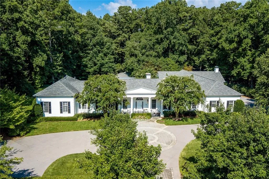 6330 Riverside Drive Nw, Sandy Springs, Georgia 30328, 6 Bedrooms Bedrooms, ,7 BathroomsBathrooms,Residential,Sold,6330 Riverside Drive Nw,6682224