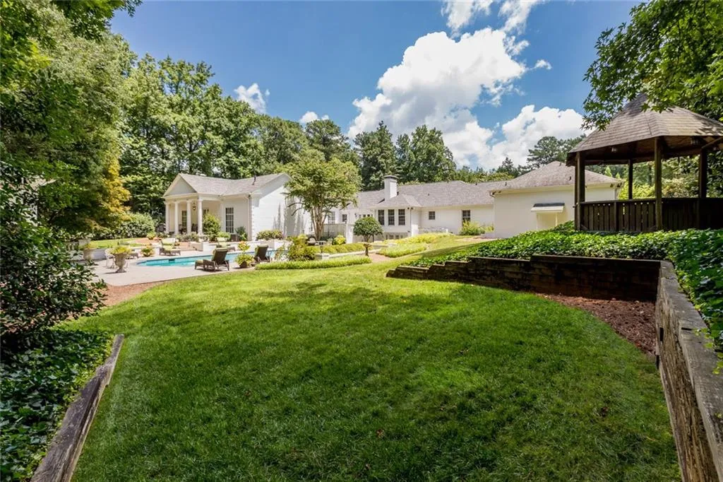 6330 Riverside Drive Nw, Sandy Springs, Georgia 30328, 6 Bedrooms Bedrooms, ,7 BathroomsBathrooms,Residential,Sold,6330 Riverside Drive Nw,6682224
