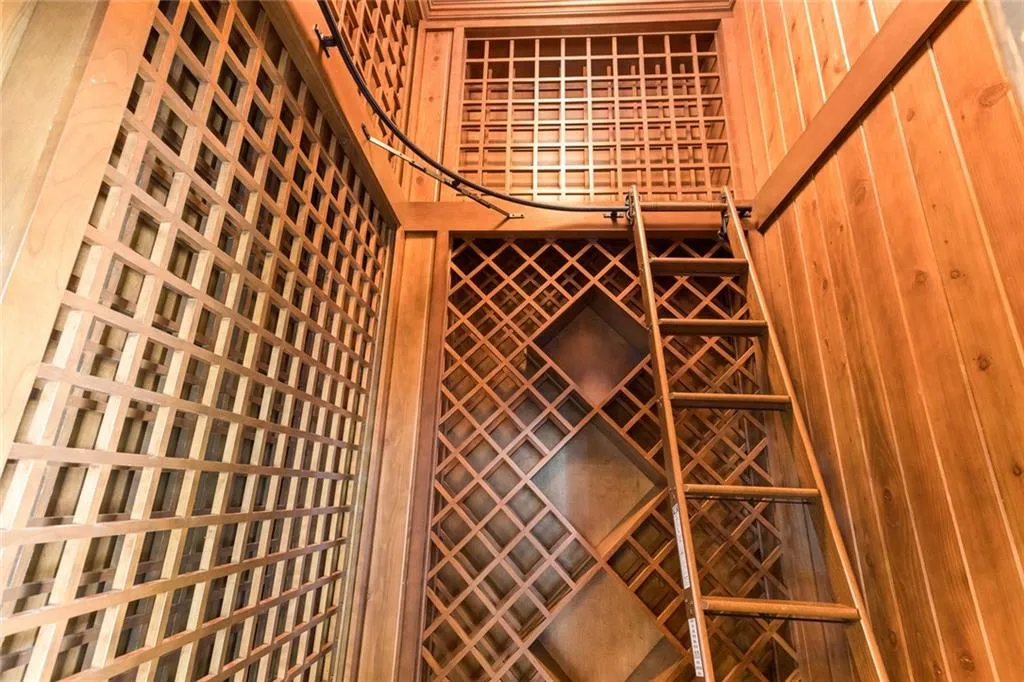 6330 Riverside Drive Nw, Sandy Springs, Georgia 30328, 6 Bedrooms Bedrooms, ,7 BathroomsBathrooms,Residential,Sold,6330 Riverside Drive Nw,6682224