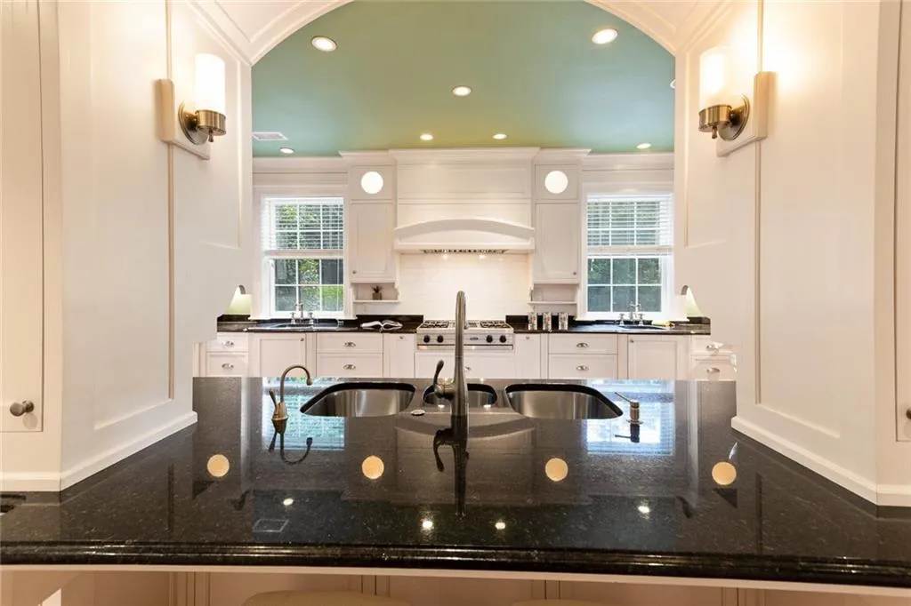 6330 Riverside Drive Nw, Sandy Springs, Georgia 30328, 6 Bedrooms Bedrooms, ,7 BathroomsBathrooms,Residential,Sold,6330 Riverside Drive Nw,6682224