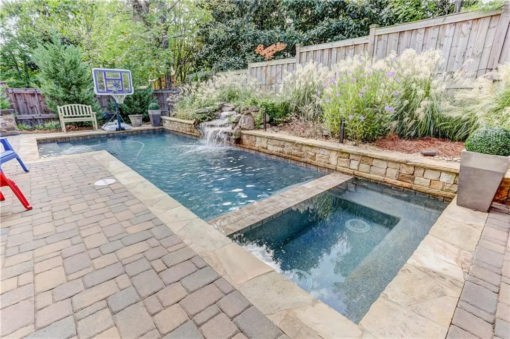 920 Lancaster Way, Sandy Springs, Georgia 30328, 3 Bedrooms Bedrooms, ,2 BathroomsBathrooms,Residential,Sold,920 Lancaster Way,6617955