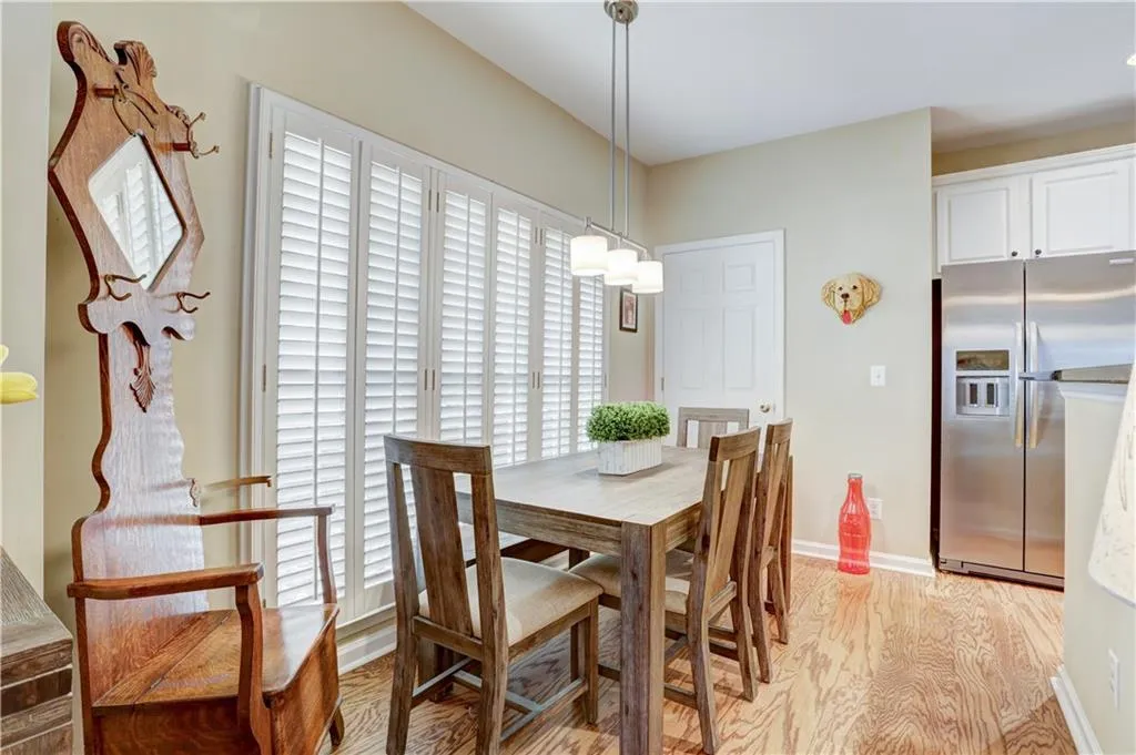 920 Lancaster Way, Sandy Springs, Georgia 30328, 3 Bedrooms Bedrooms, ,2 BathroomsBathrooms,Residential,Sold,920 Lancaster Way,6617955