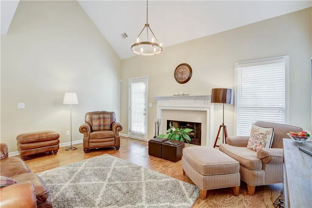 920 Lancaster Way, Sandy Springs, Georgia 30328, 3 Bedrooms Bedrooms, ,2 BathroomsBathrooms,Residential,Sold,920 Lancaster Way,6617955