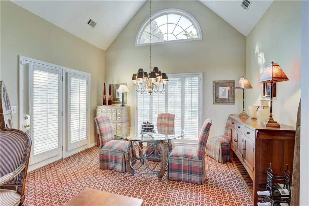 920 Lancaster Way, Sandy Springs, Georgia 30328, 3 Bedrooms Bedrooms, ,2 BathroomsBathrooms,Residential,Sold,920 Lancaster Way,6617955