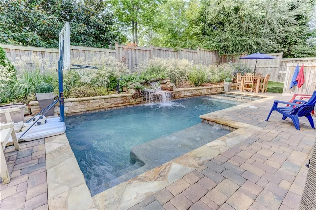 920 Lancaster Way, Sandy Springs, Georgia 30328, 3 Bedrooms Bedrooms, ,2 BathroomsBathrooms,Residential,Sold,920 Lancaster Way,6617955