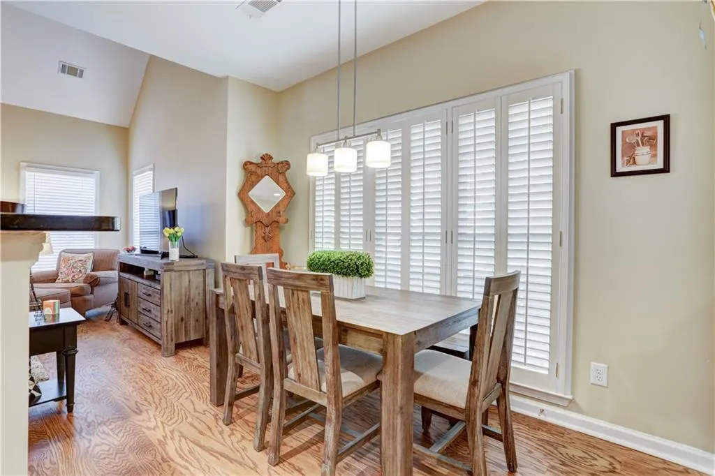 920 Lancaster Way, Sandy Springs, Georgia 30328, 3 Bedrooms Bedrooms, ,2 BathroomsBathrooms,Residential,Sold,920 Lancaster Way,6617955