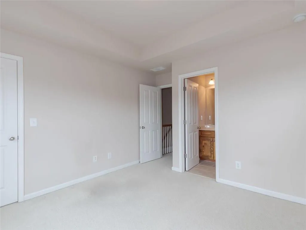 7205 Highland Bluff, Sandy Springs, Georgia 30328, 3 Bedrooms Bedrooms, ,3 BathroomsBathrooms,Residential,Sold,7205 Highland Bluff,6082369