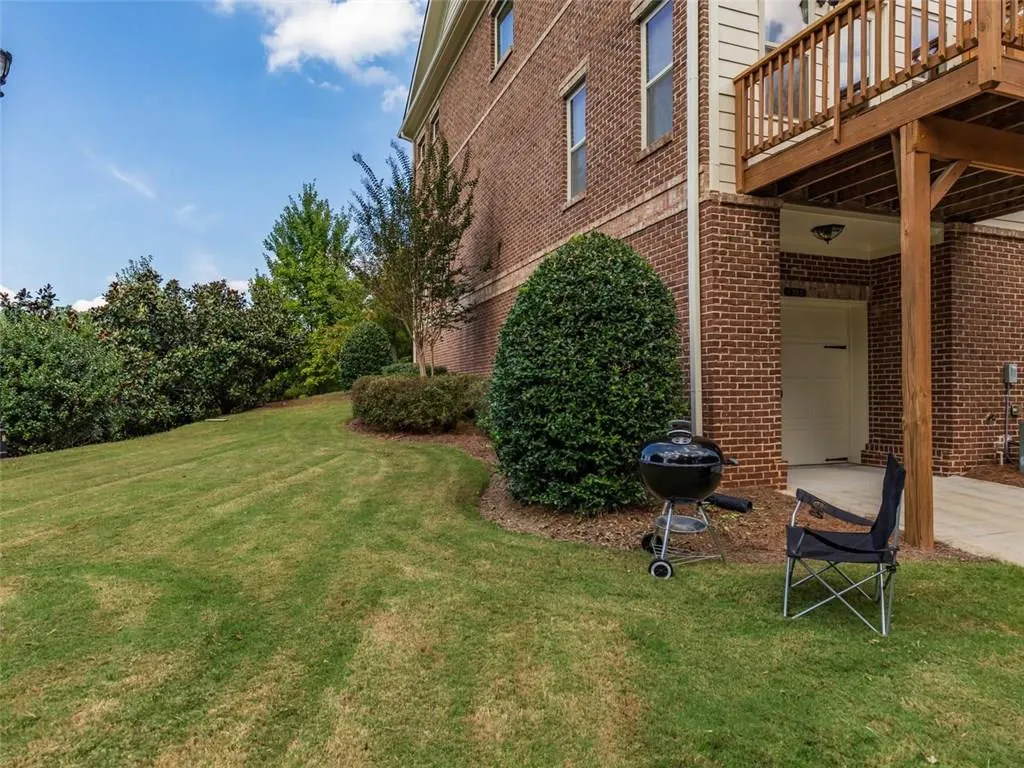 7205 Highland Bluff, Sandy Springs, Georgia 30328, 3 Bedrooms Bedrooms, ,3 BathroomsBathrooms,Residential,Sold,7205 Highland Bluff,6082369