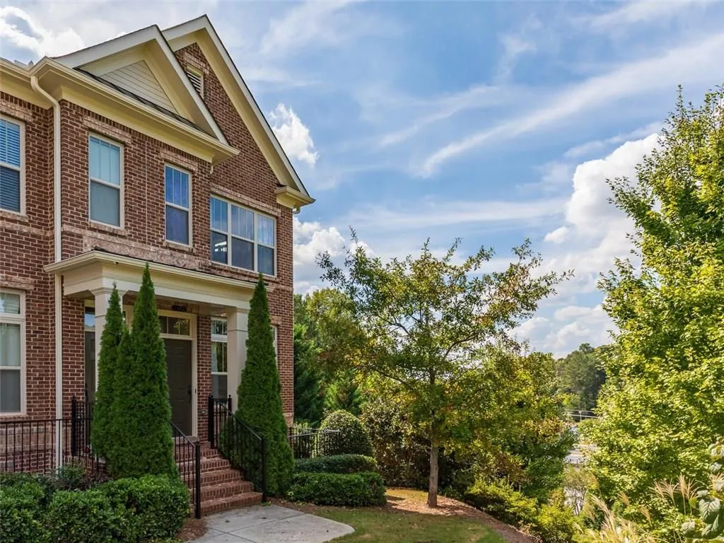 7205 Highland Bluff, Sandy Springs, Georgia 30328, 3 Bedrooms Bedrooms, ,3 BathroomsBathrooms,Residential,Sold,7205 Highland Bluff,6082369