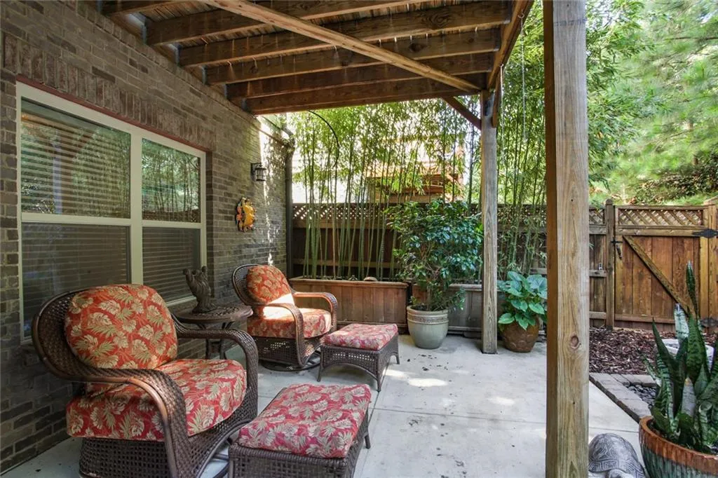 7845 Highland Bluff, Atlanta, Georgia 30328, 4 Bedrooms Bedrooms, ,3 BathroomsBathrooms,Residential,Sold,7845 Highland Bluff,6943132