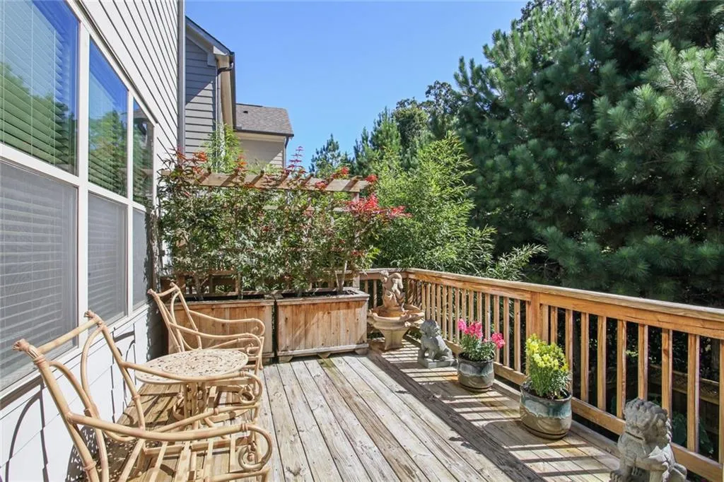 7845 Highland Bluff, Atlanta, Georgia 30328, 4 Bedrooms Bedrooms, ,3 BathroomsBathrooms,Residential,Sold,7845 Highland Bluff,6943132