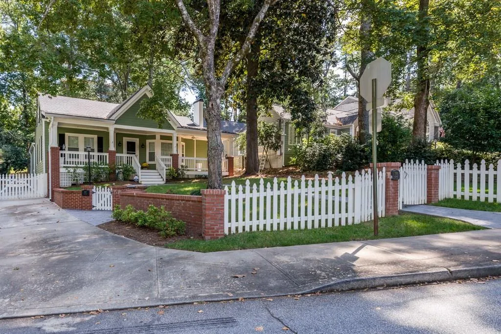 1997 Dellwood Drive, Atlanta, Georgia 30309, 3 Bedrooms Bedrooms, ,2 BathroomsBathrooms,Residential,Sold,1997 Dellwood Drive,5913243