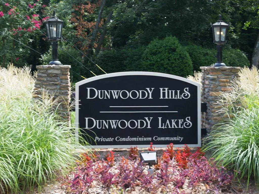 1310 Natchez Trace Unit 1310, Sandy Springs, Georgia 30350, 2 Bedrooms Bedrooms, ,1 BathroomBathrooms,Residential,Sold,1310 Natchez Trace Unit 1310,5580169