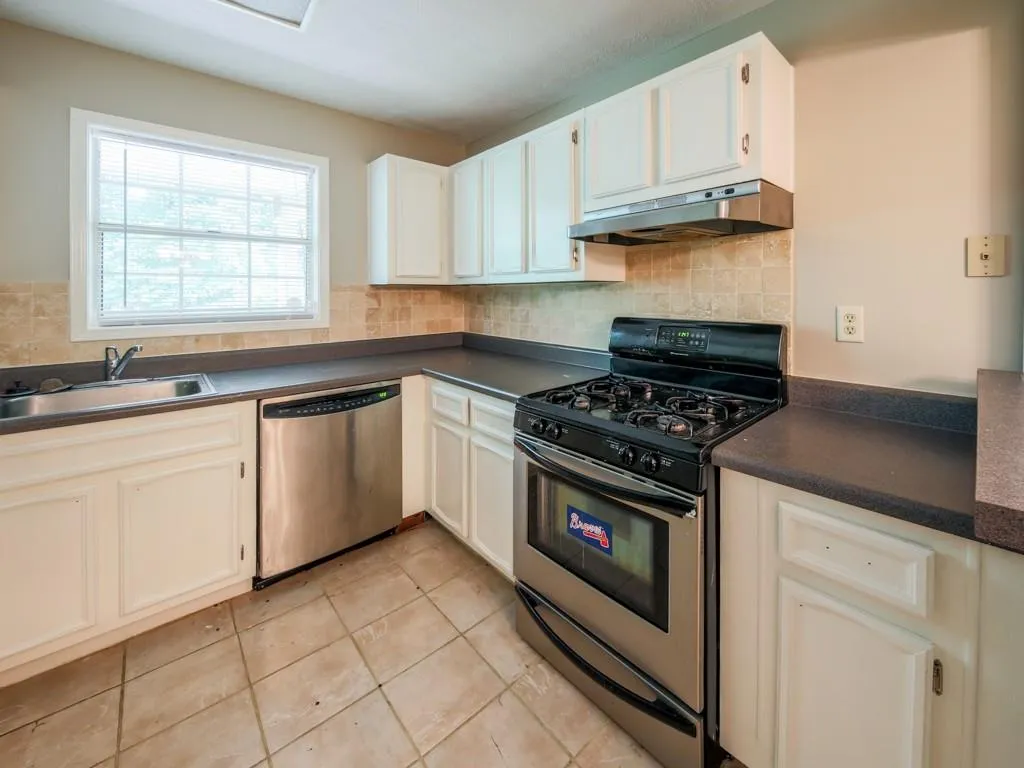 1310 Natchez Trace Unit 1310, Sandy Springs, Georgia 30350, 2 Bedrooms Bedrooms, ,1 BathroomBathrooms,Residential,Sold,1310 Natchez Trace Unit 1310,5580169