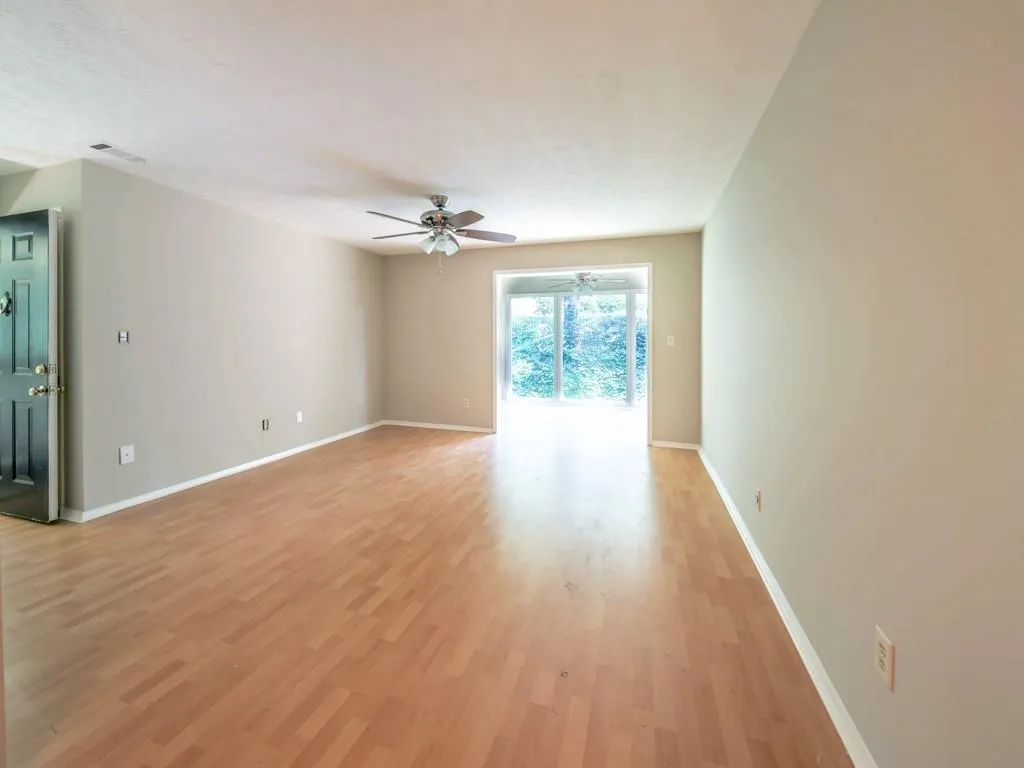 1310 Natchez Trace Unit 1310, Sandy Springs, Georgia 30350, 2 Bedrooms Bedrooms, ,1 BathroomBathrooms,Residential,Sold,1310 Natchez Trace Unit 1310,5580169