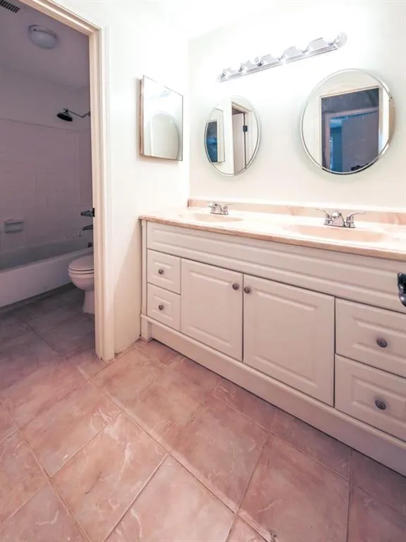 1310 Natchez Trace Unit 1310, Sandy Springs, Georgia 30350, 2 Bedrooms Bedrooms, ,1 BathroomBathrooms,Residential,Sold,1310 Natchez Trace Unit 1310,5580169