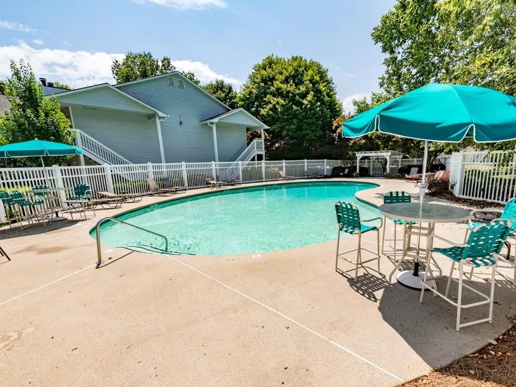 1310 Natchez Trace Unit 1310, Sandy Springs, Georgia 30350, 2 Bedrooms Bedrooms, ,1 BathroomBathrooms,Residential,Sold,1310 Natchez Trace Unit 1310,5580169