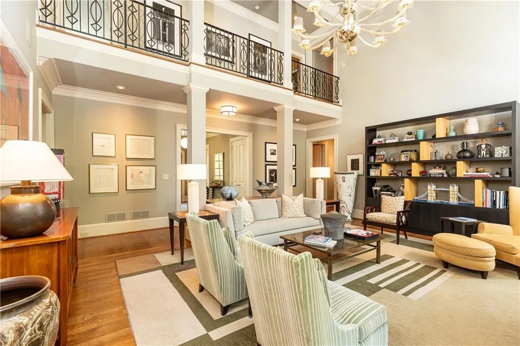 5178 S Trimble Road, Atlanta, Georgia 30342, 6 Bedrooms Bedrooms, ,6 BathroomsBathrooms,Residential,For Sale,5178 S Trimble Road,7622693
