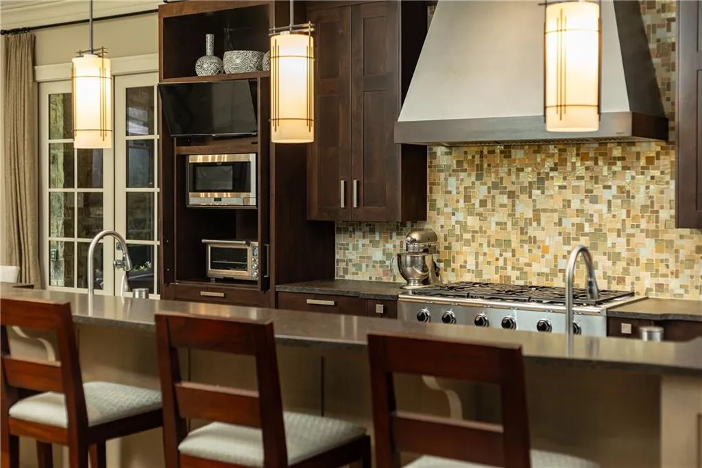 Six burner, Dacor cooktop