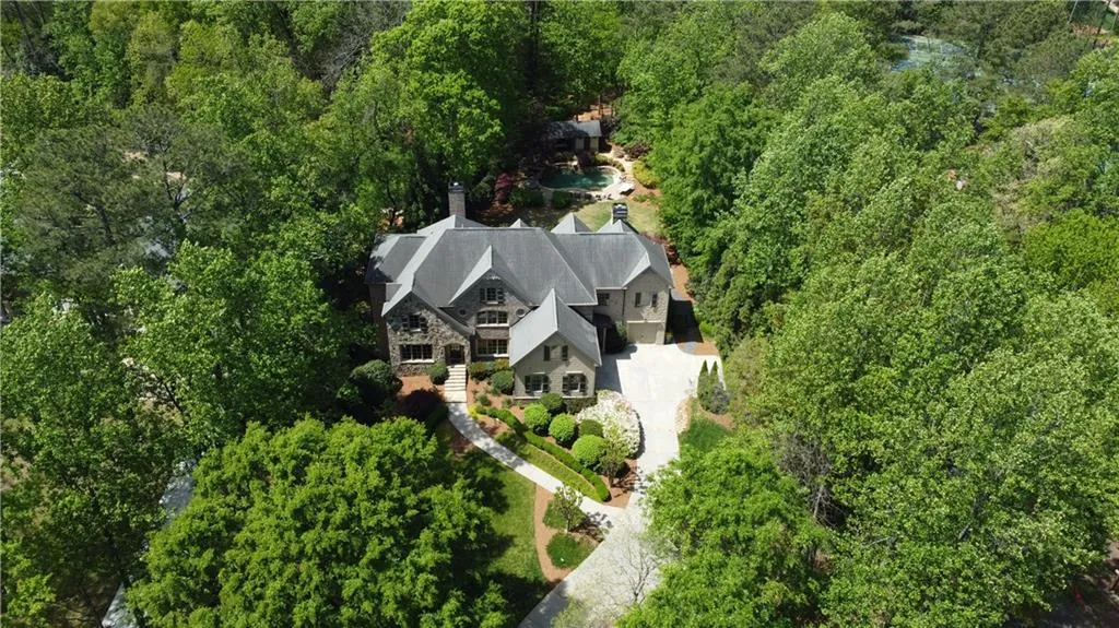 5178 S Trimble Road, Atlanta, Georgia 30342, 6 Bedrooms Bedrooms, ,6 BathroomsBathrooms,Residential,For Sale,5178 S Trimble Road,7622693