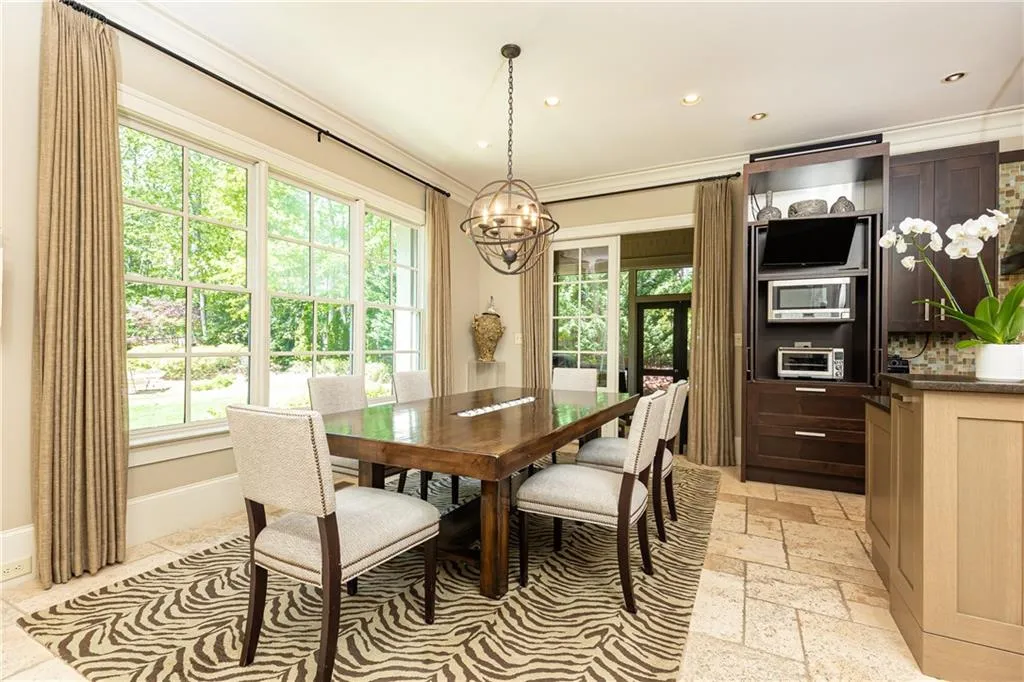 Bright and cheery breakfast room